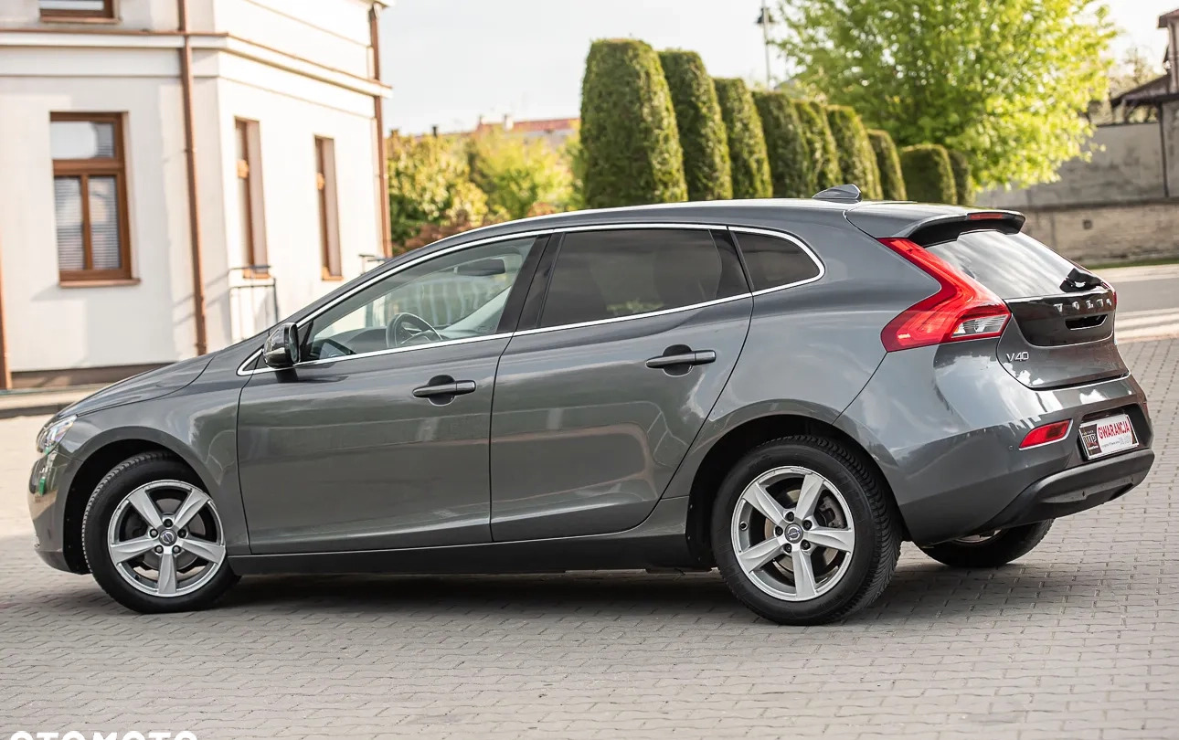 Volvo V40 cena 36900 przebieg: 233244, rok produkcji 2013 z Szczucin małe 436